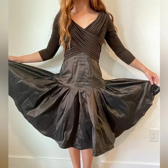 Tadashi Shoji Collection Brown Formal Fit and Flare Dress. Size 4 - Picture 1 of 15